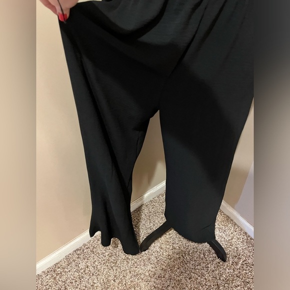 Honeyme Black V Neck Wide Leg Jumpsuit, size Small - Picture 8 of 8